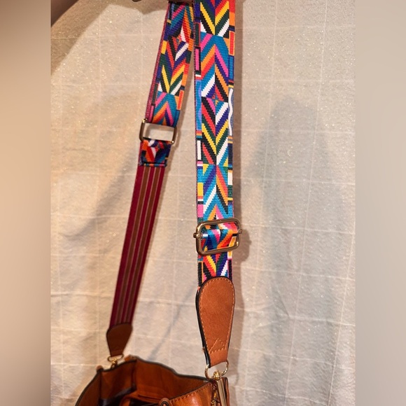 Elegant Brown Shoulder Bag with Multicolor Strap - Picture 6 of 8